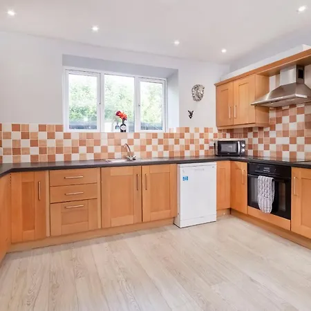 2 Ascot Mews - The Den Ferienhaus York
