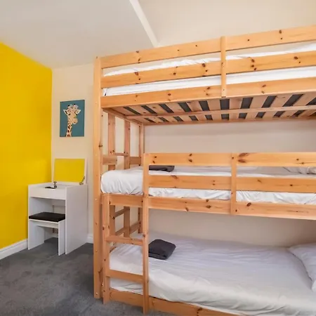 2 Ascot Mews - The Den 요크
